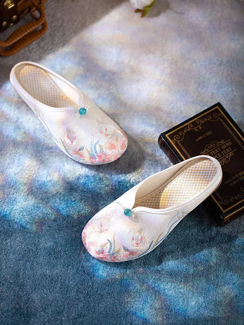 Chinese Style Rabbit and Peach Blossom Embroidered Shoes Slippers