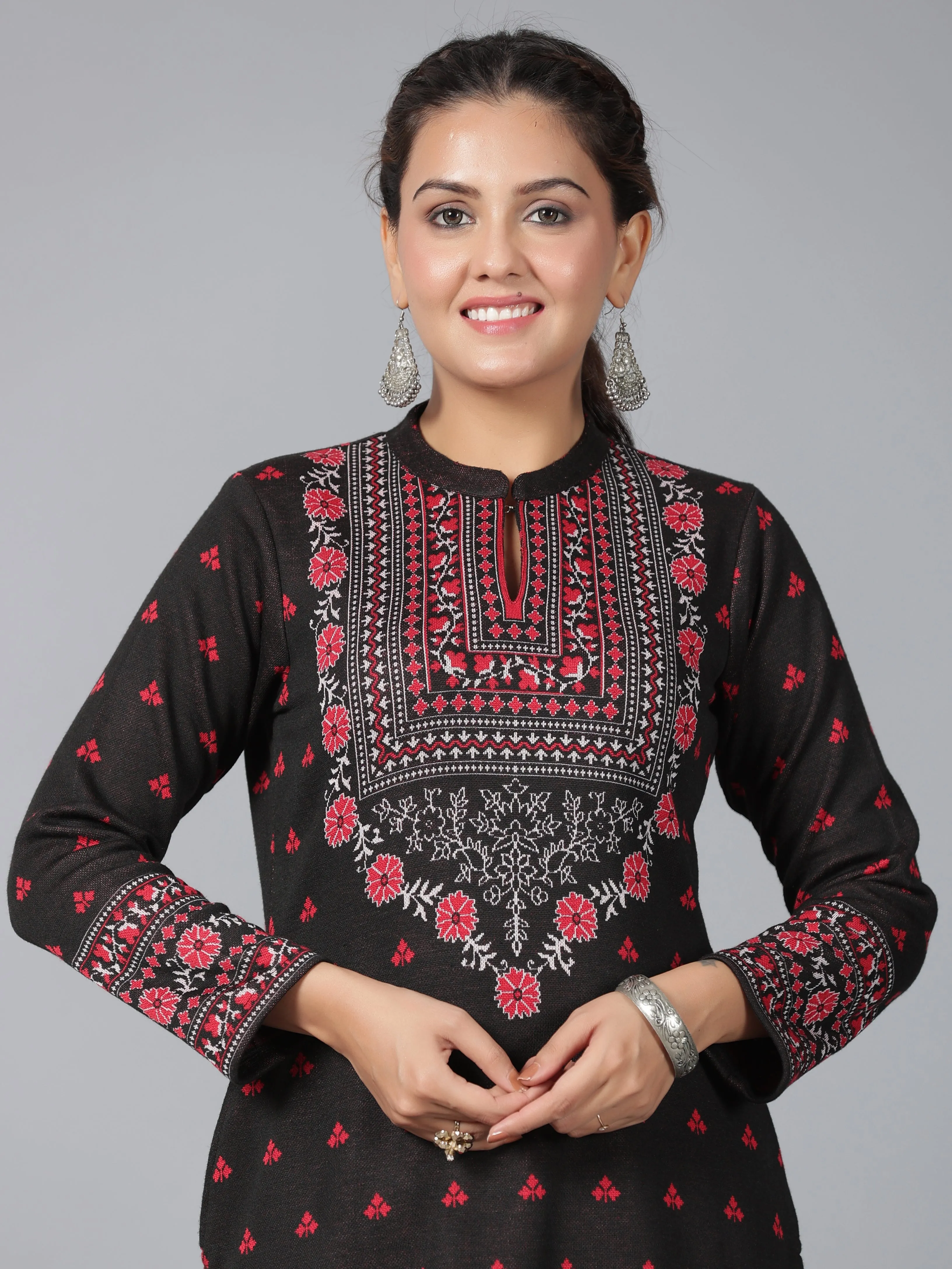 Women Black Printed Woolen Straight Kurta